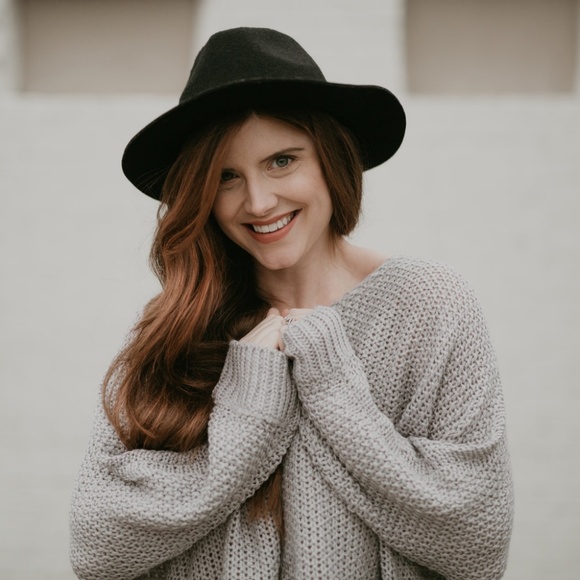 Polagram Sweaters - Chunky High Low Sweater